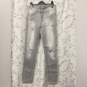 American Eagle Light Gray Distressed Skinny Jeans Size 0